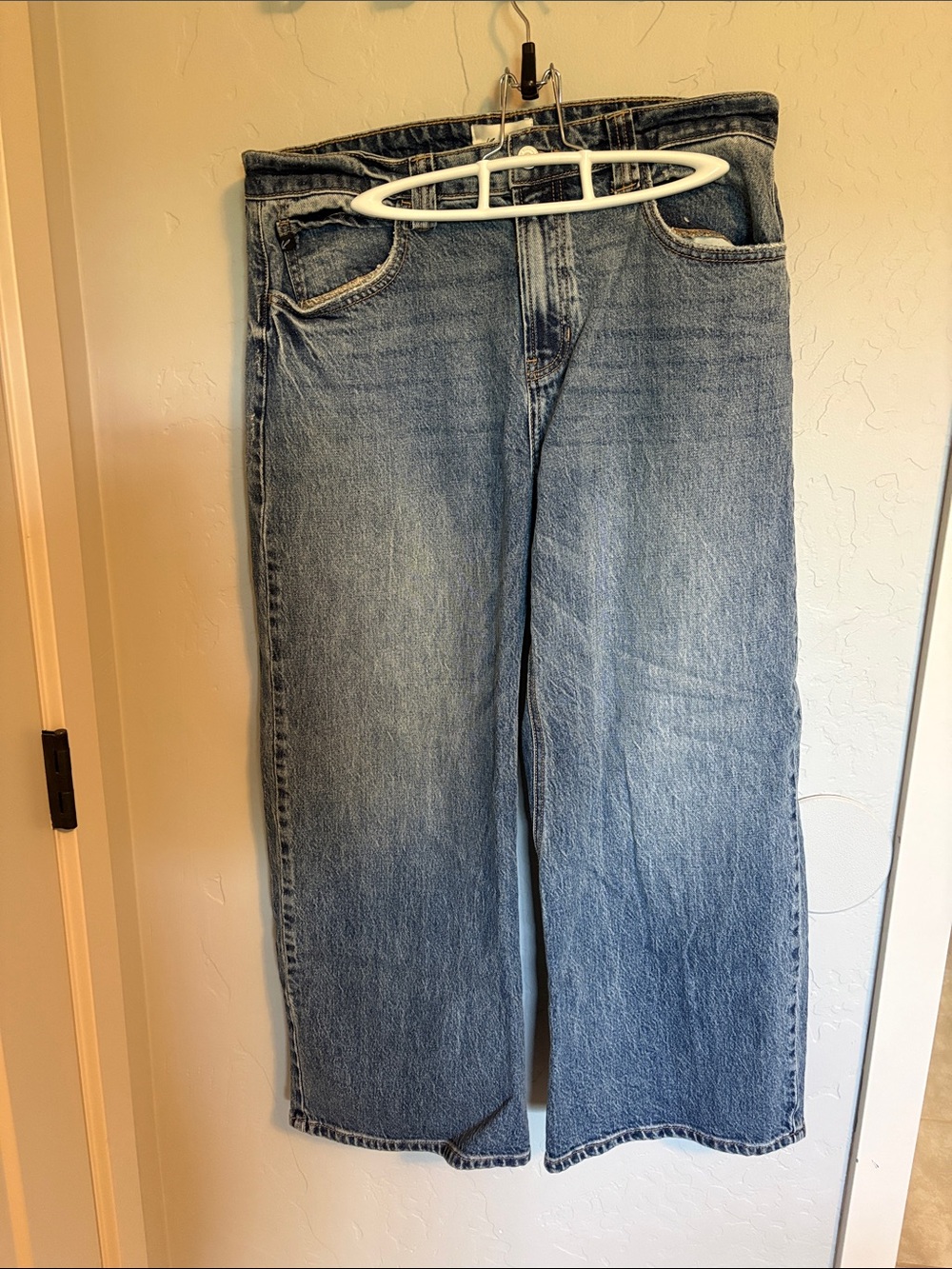 Classic Blue Wide-Leg Women's Jeans - Light Blue